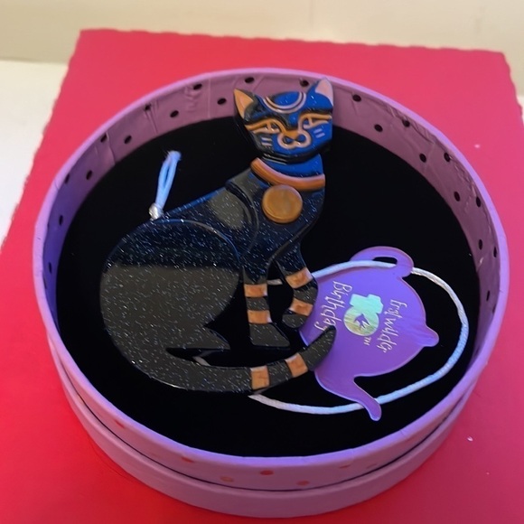 Nwt/nib Erstwilder 10th Anniversary Cleocatra Brooch - Picture 3 of 6